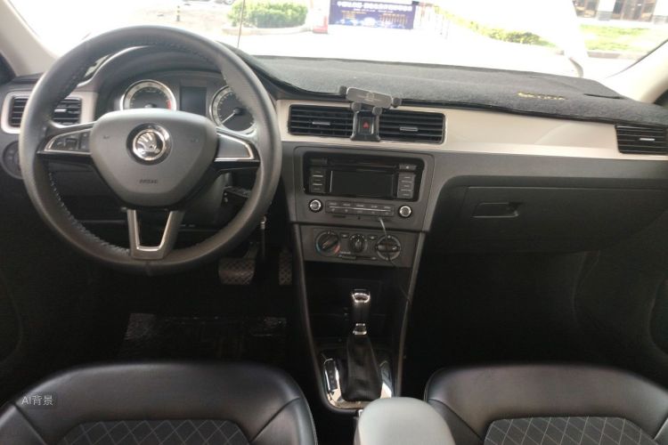 Skoda Rapid 2019 car image #11