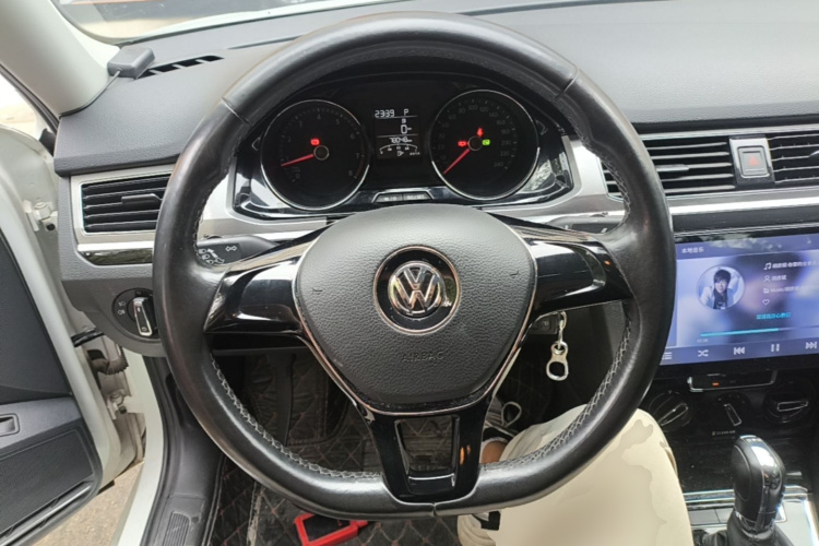 Volkswagen Bora 2016 car image #15