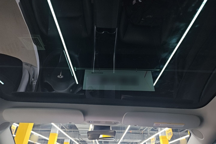 Tesla Model 3 2020 car image #18