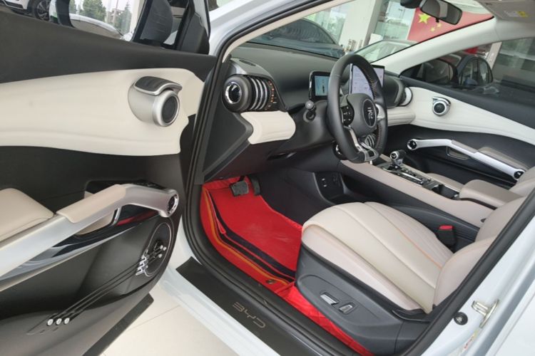 BYD Yuan Plus 2024 immagine di auto #16