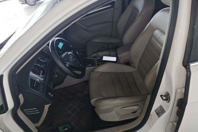 Volkswagen Golf 2014 car image #15