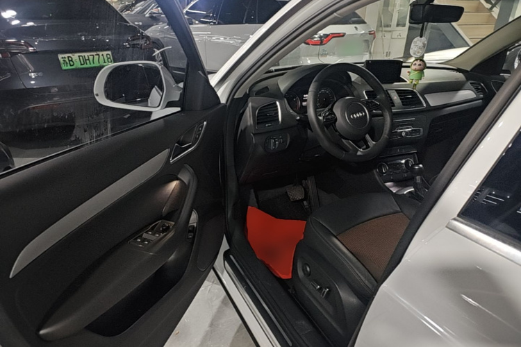 Audi Q3 2019 immagine di auto #16