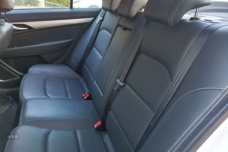 GEELY Emgrand 2018 car image #19