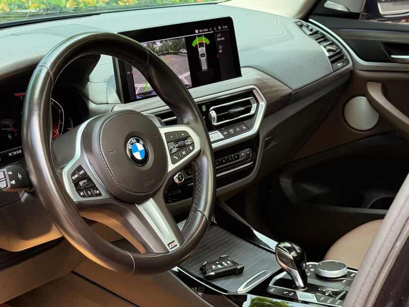 BMW X3 2022 car image #9