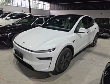 Tesla Model Y 2026 car image 