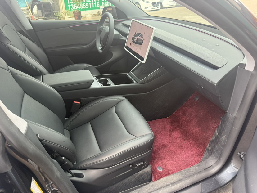 Tesla Model Y 2025 #5 Tesla Model Y 2025 car image #5