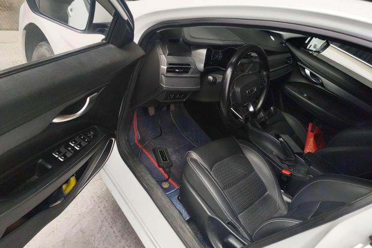 GEELY Emgrand 2021 car image #12