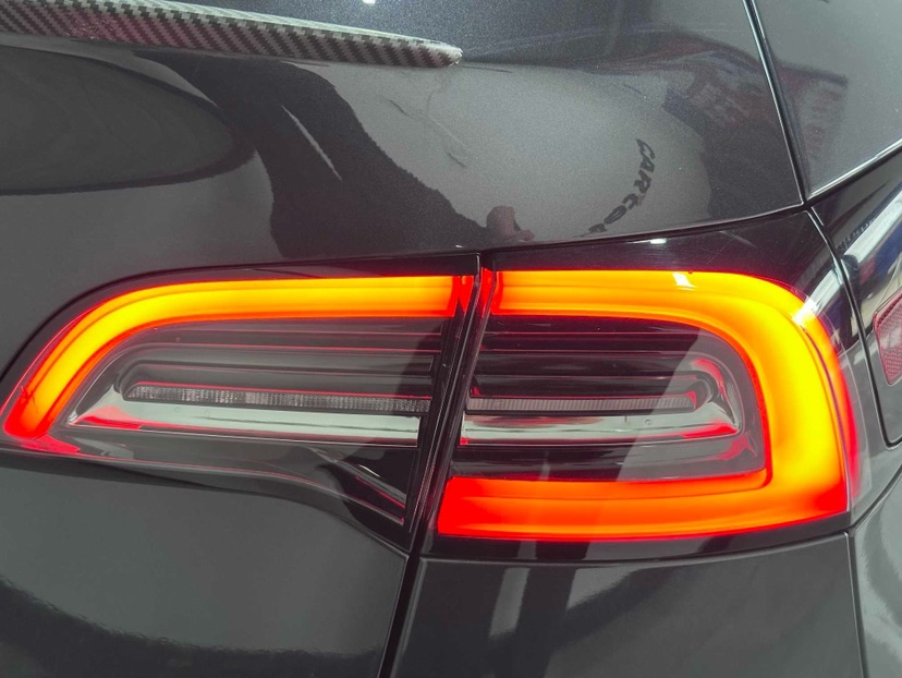 Tesla Model Y 2024 #4 Tesla Model Y 2024 car image #4