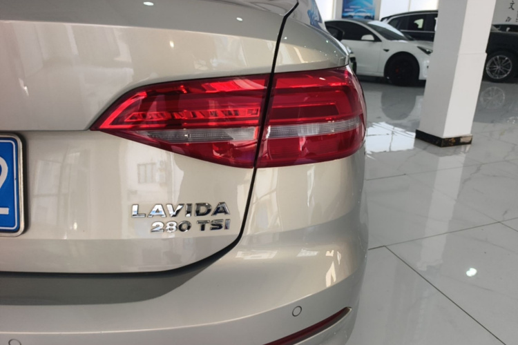Volkswagen Lavida 2019 car image #8