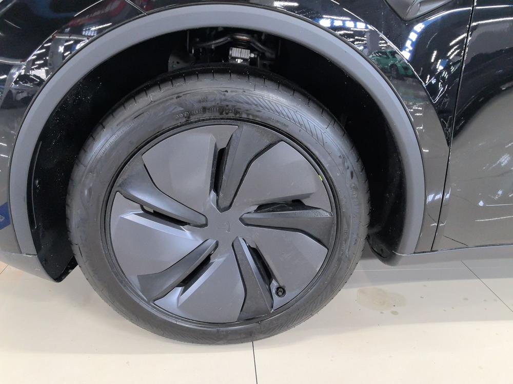 Tesla Model Y 2026 #9 Tesla Model Y 2026 car image #9