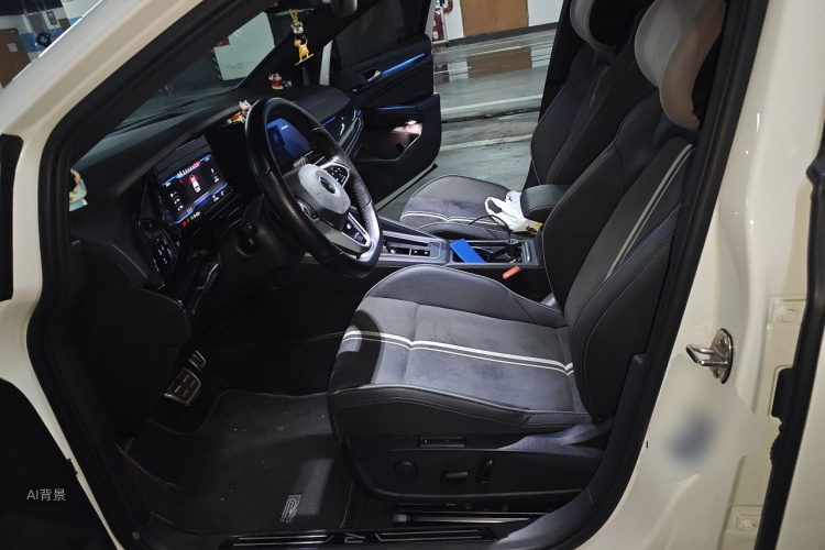 Volkswagen Golf 2022 car image #17
