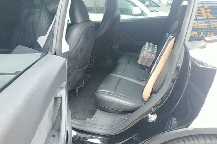 Tesla Model Y 2023 #17 Tesla Model Y 2023 car image #17