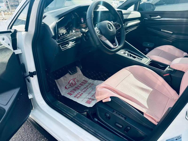 Volkswagen Golf 2023 car image #8