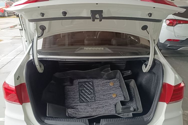 Volkswagen Santana 2018 car image #19