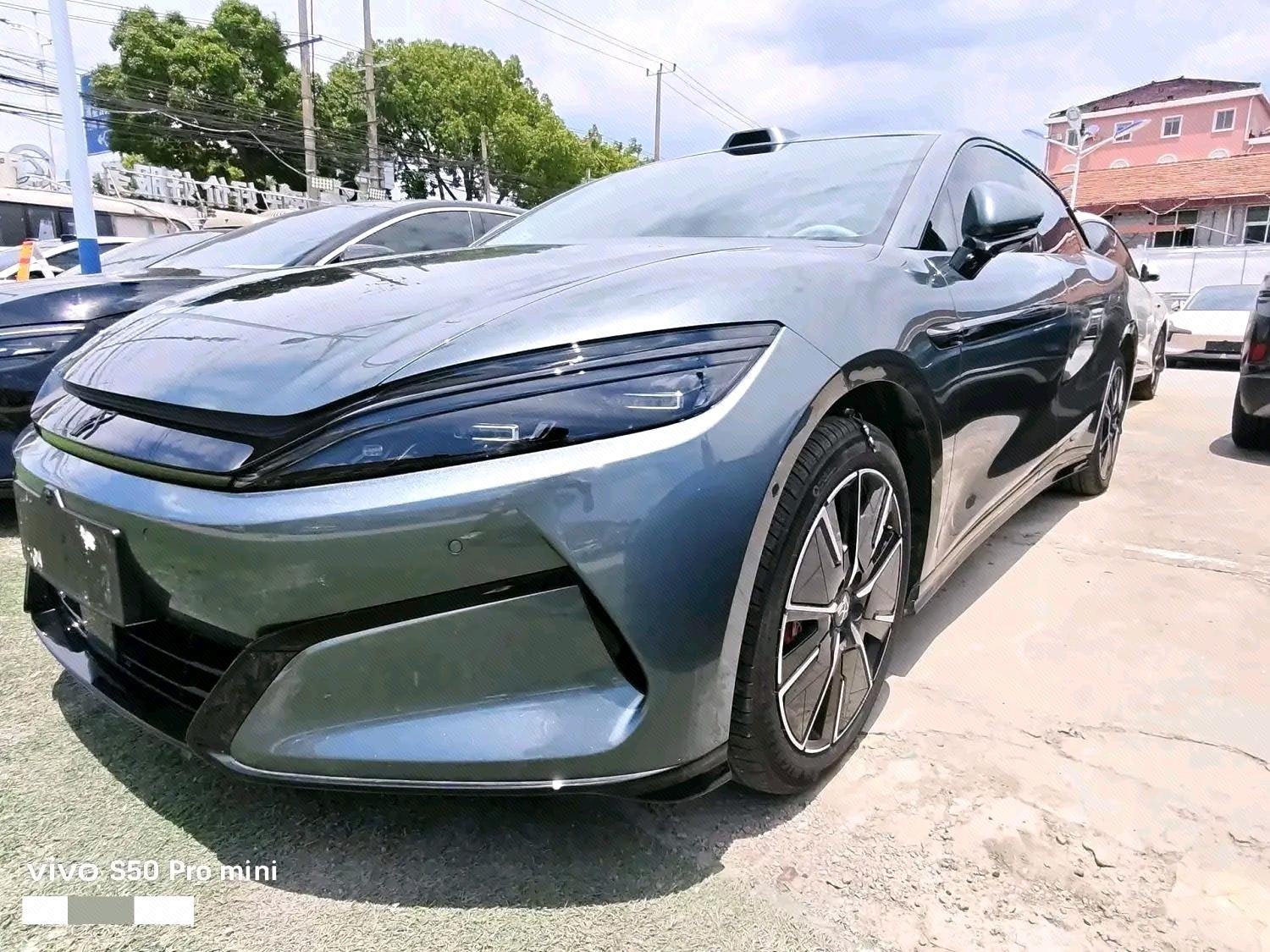 BYD HanL 2025 car image 