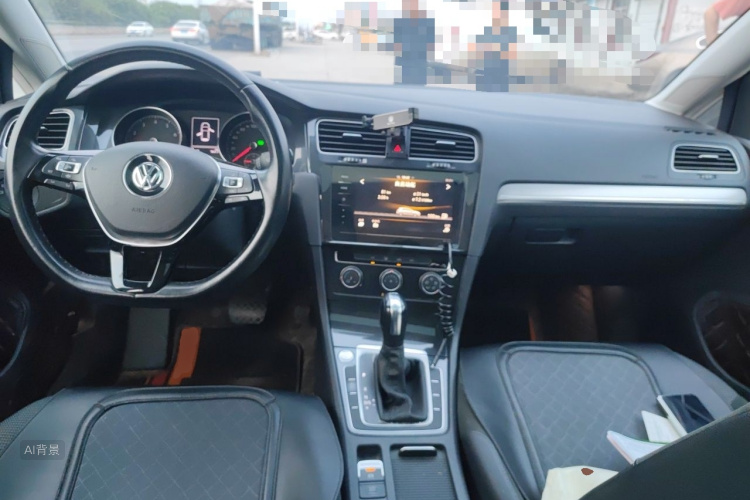 Volkswagen Golf 2020 car image #11