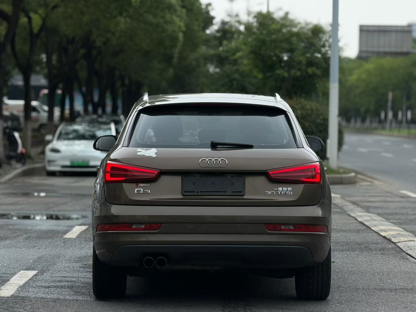 Audi Q3 2016 car image #8