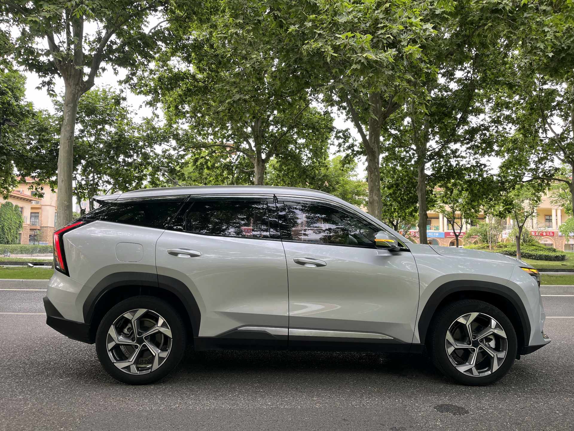 GEELY Boyue L 2023 car image #4