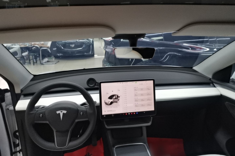 Tesla Model Y 2023 #18 Tesla Model Y 2023 car image #18