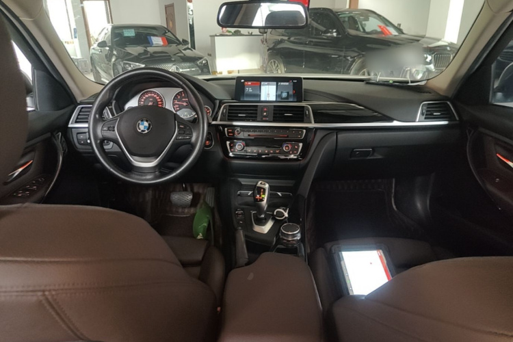 BMW 3 Series 2019 #10 BMW 3 Series 2019 car image #10