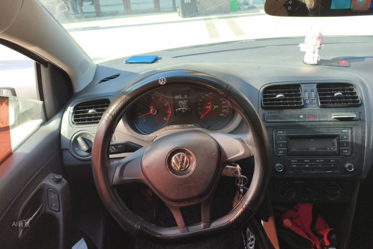 Volkswagen Polo 2017 car image #12