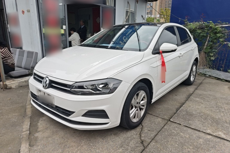 Volkswagen Polo 2020 car image #2