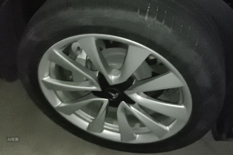 Tesla Model Y 2023 car image #9