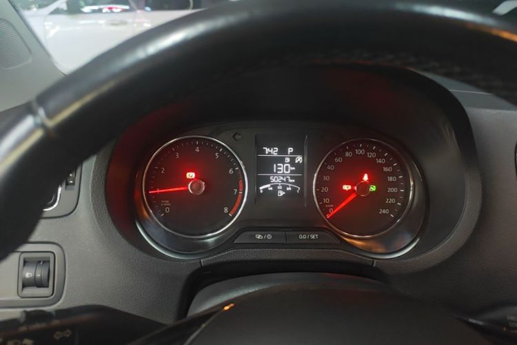 Volkswagen Polo 2018 car image #16