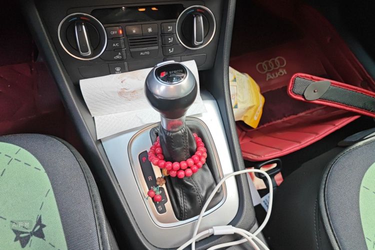 Audi Q3 2018 #16 Audi Q3 2018 car image #16