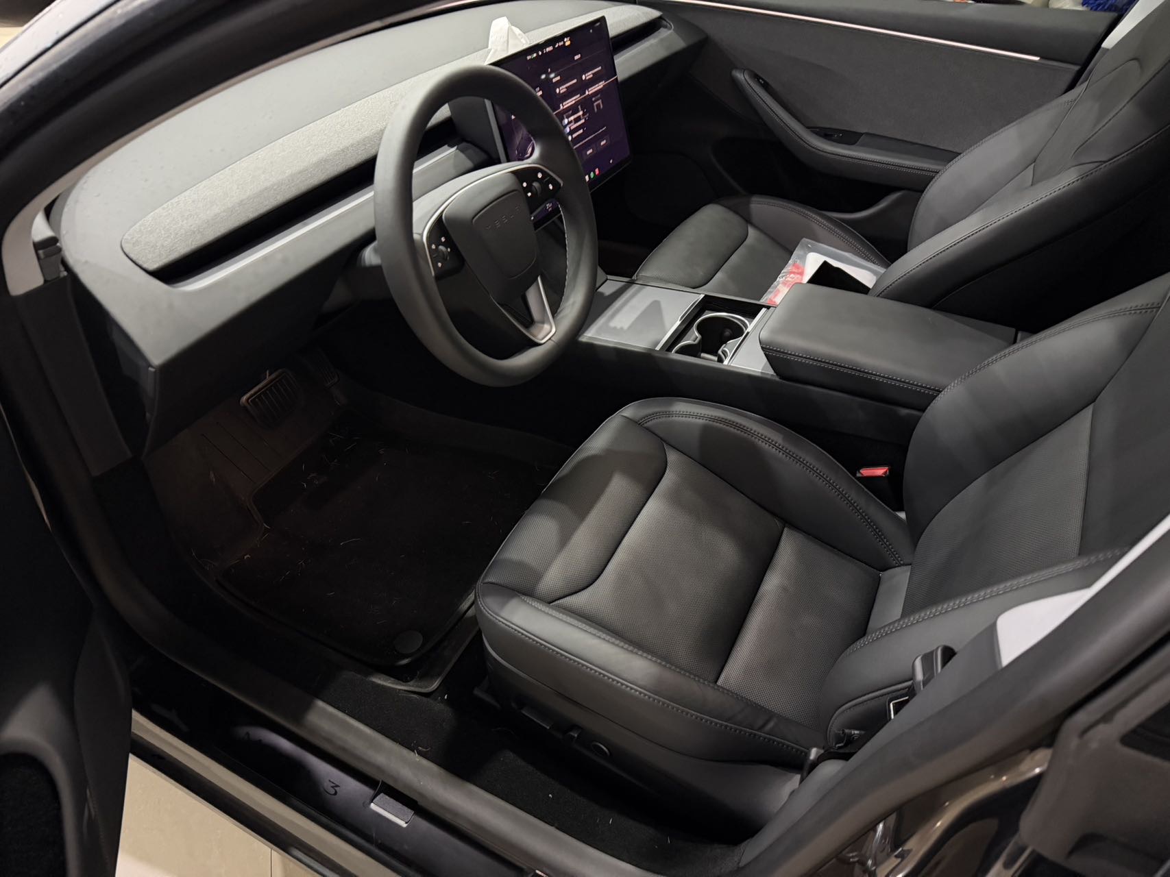Tesla Model 3 2025 imagen de coche #3