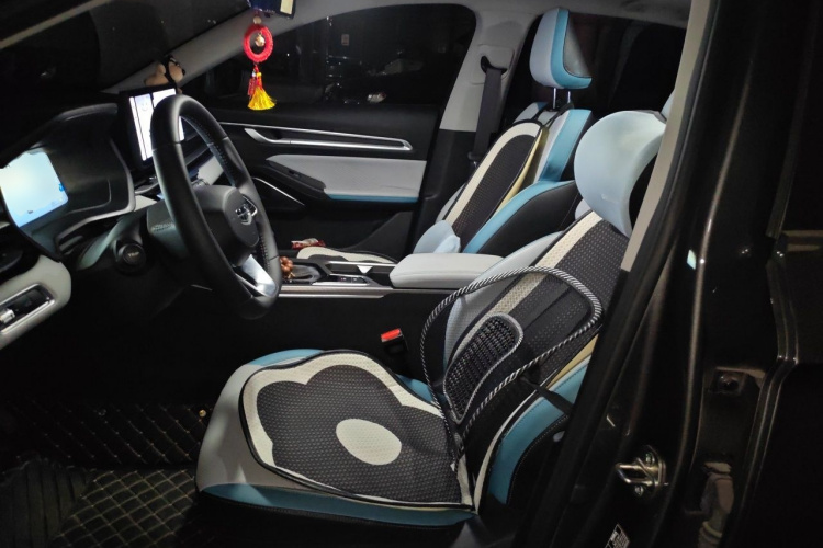 GEELY Emgrand 2023 car image #19