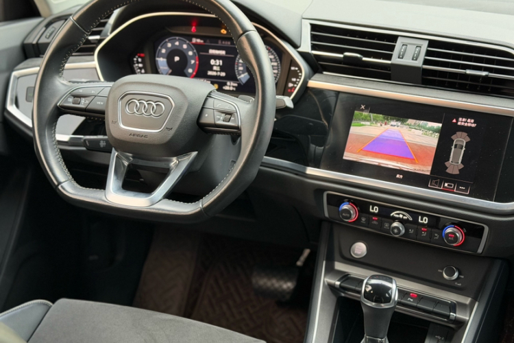 Audi Q3 2020 #15 Audi Q3 2020 car image #15