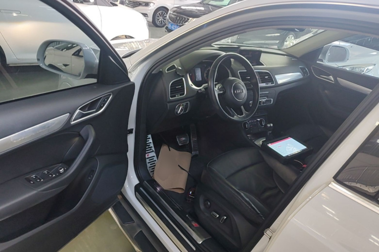 Audi Q3 2016 #16 Audi Q3 2016 car image #16