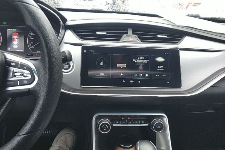 GEELY Binray 2019 car image #17