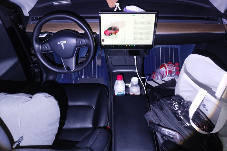 Tesla Model Y 2022 #17 Tesla Model Y 2022 car image #17