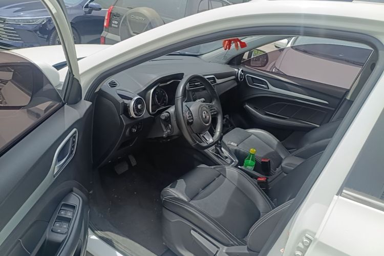 MG ZS 2017 car image #16
