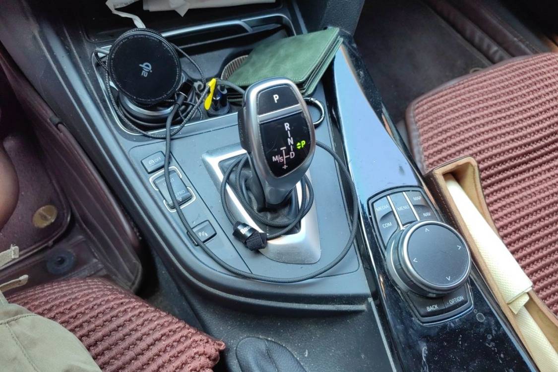 BMW 3 Series 2018 car image #29