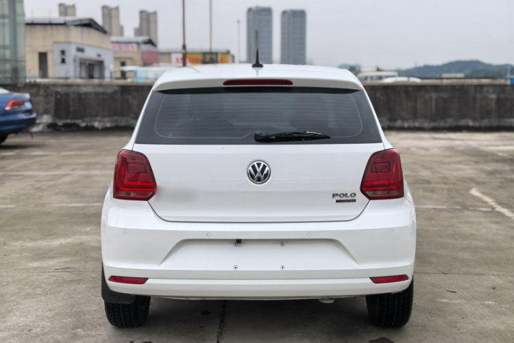 Volkswagen Polo 2014 car image #7