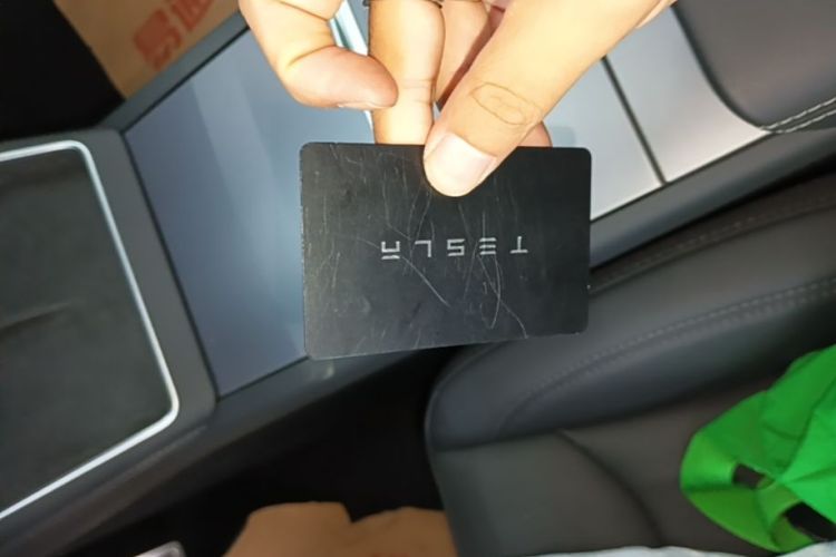 Tesla Model Y 2025 car image #9
