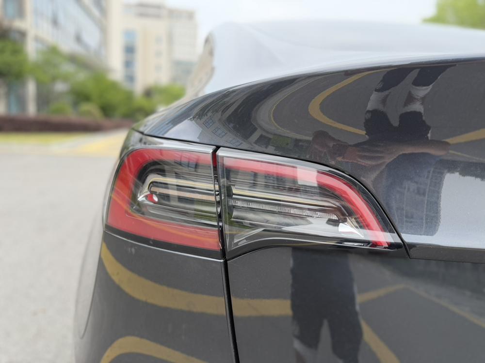 Tesla Model Y 2024 car image #9