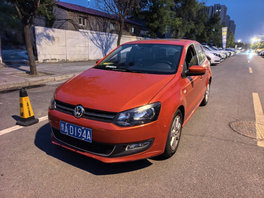 Volkswagen Polo 2011 Volkswagen Polo 2011 car image