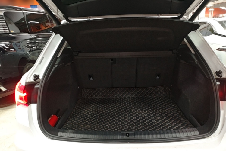 Audi Q3 2021 immagine di auto #19