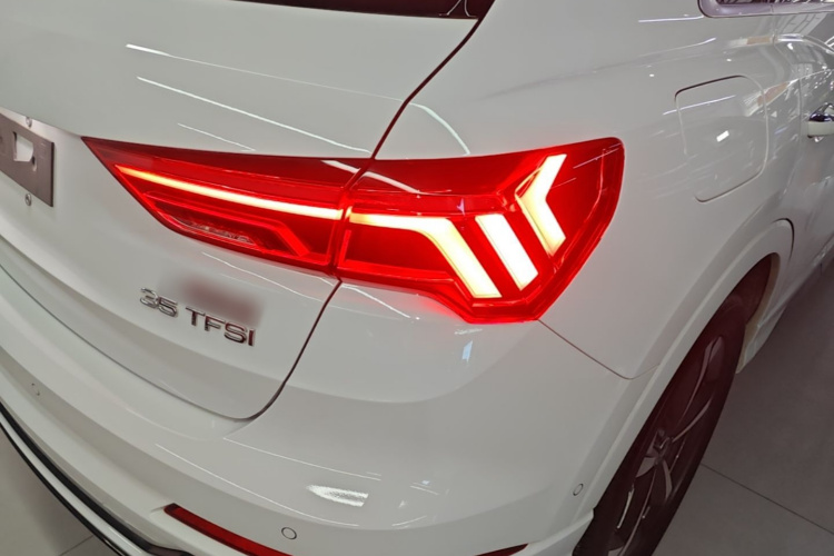 Audi Q3 2024 #8 Audi Q3 2024 car image #8