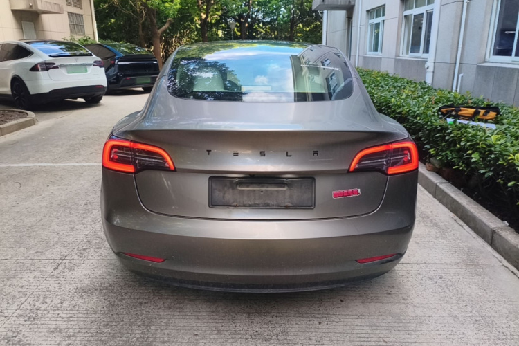 Tesla Model 3 2023 car image #4