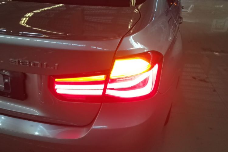 BMW 3 Series 2017 #8 BMW 3 Series 2017 car image #8