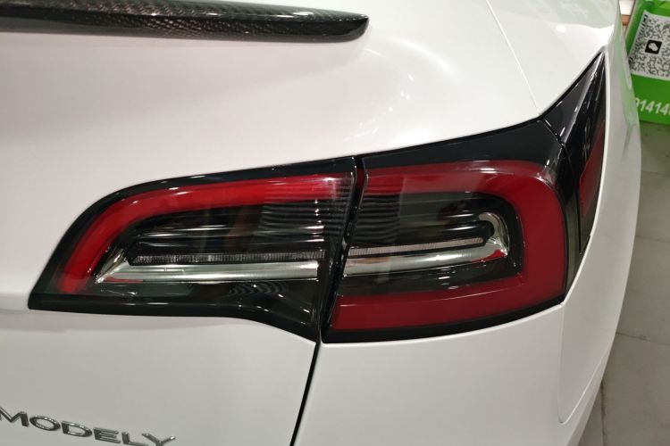 Tesla Model Y 2024 #8 Tesla Model Y 2024 car image #8