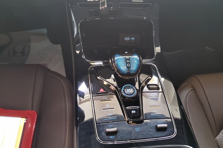 BYD Han 2023 car image #14