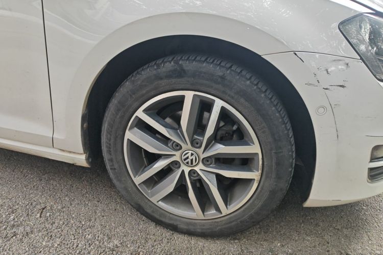 Volkswagen Golf 2017 car image #9