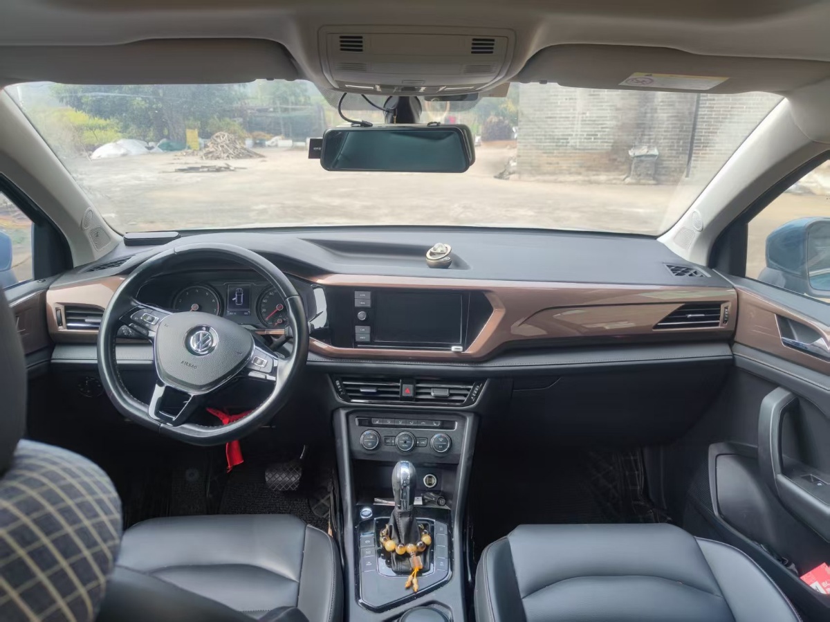 Volkswagen Tharu 2019 car image #6