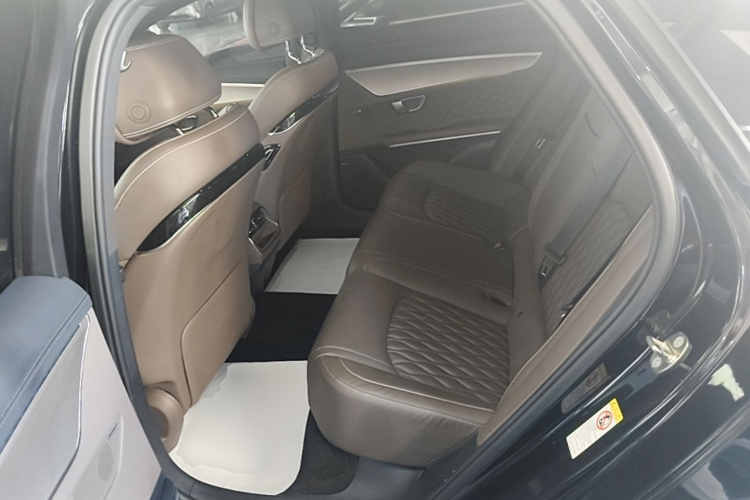 BYD Han 2023 car image #13